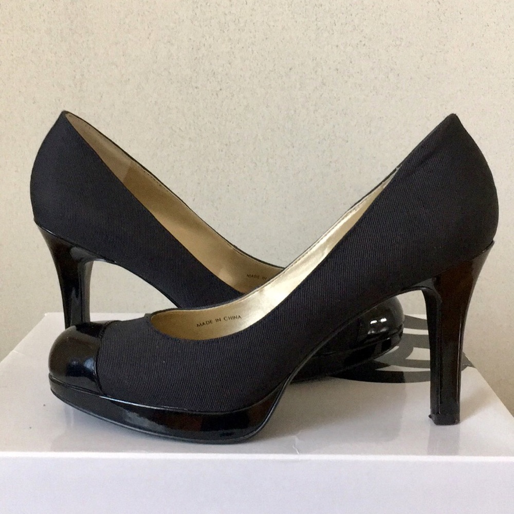 Tahari Platform Pumps